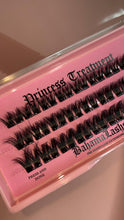 SET OF 3 PRE GLUED LASHES & spoolies