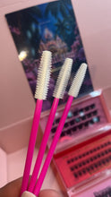 SET OF 3 PRE GLUED LASHES & spoolies