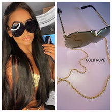 SUNGLASSES WITH CHAIN