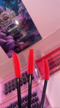SET OF 3 PRE GLUED LASHES & spoolies