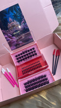 SET OF 3 PRE GLUED LASHES & spoolies